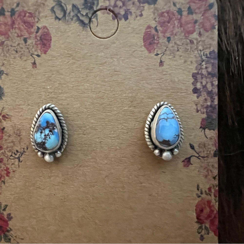 ❤️ Golden Hills Turquoise Navajo Style Matte Teardrop Sterling 925 Stud Earrings - Picture 3 of 13